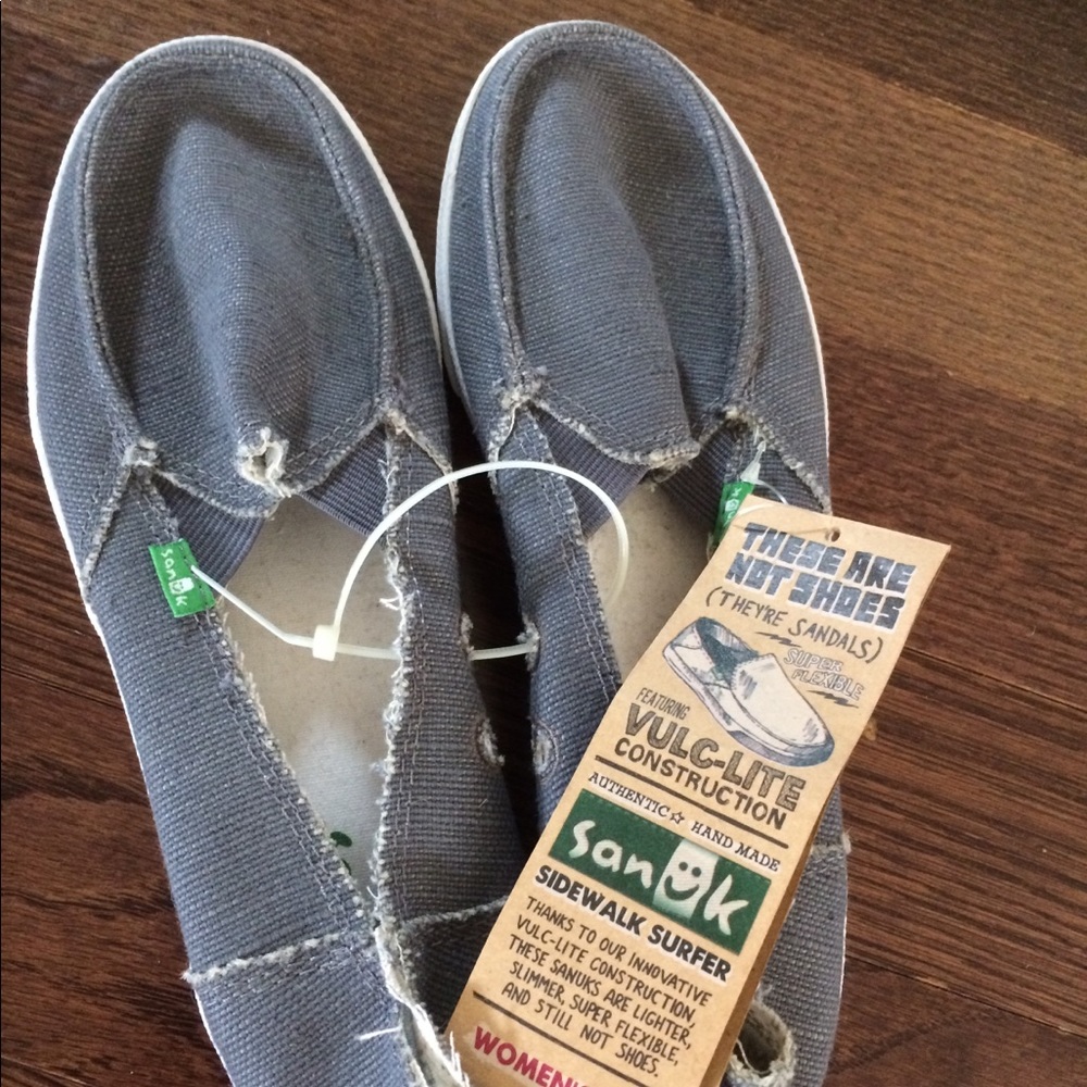 NEW SANUK shoes/sandals